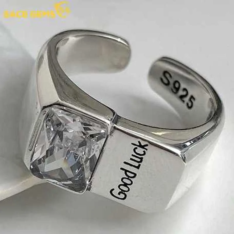 

Женское кольцо из серебра 925 пробы с фианитом