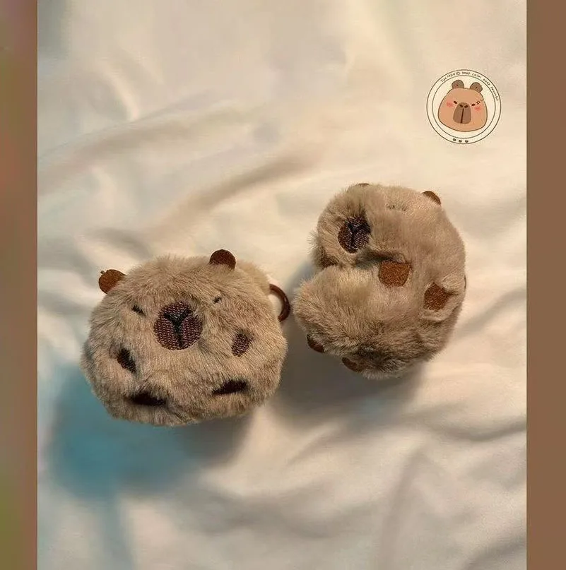Фото Плюшевый и милый дельфин Kapibara подходит для AirPods 1, 2, 3, 4 поколения, защитный чехол для Bluetooth-наушников Apple AirPods Pro. №2