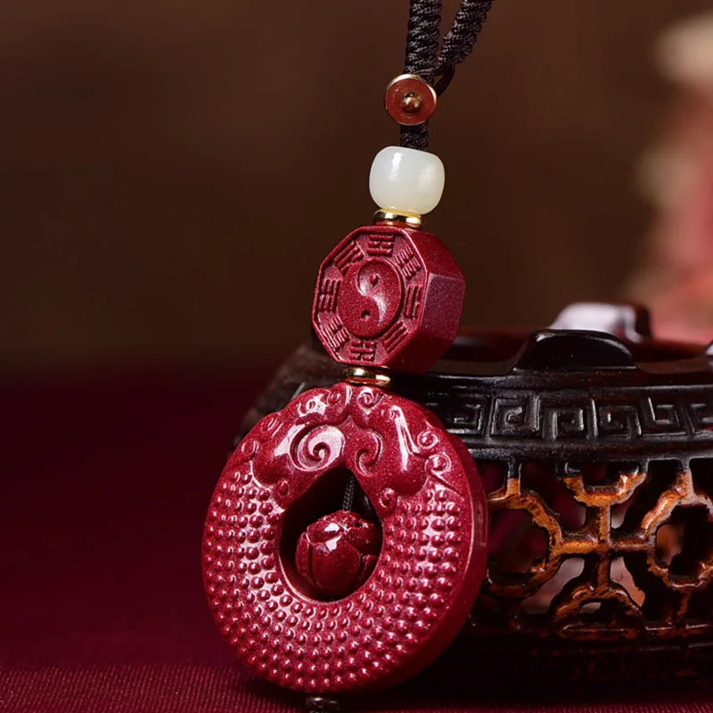 Женское и мужское колье для переноски автомобильных ключей