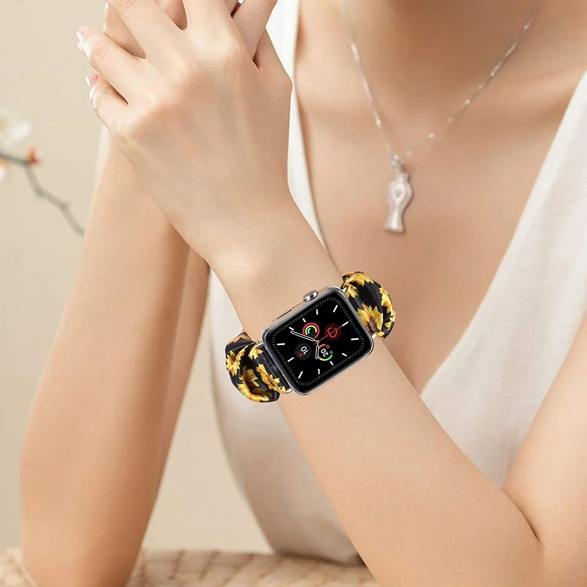 Scrunchie Strap for Apple watch band 44mm 40mm 38mm 42mm 45mm 41mm Solo Loop Soft Women bracelet for iWatch series 7 6 SE 5 4 3