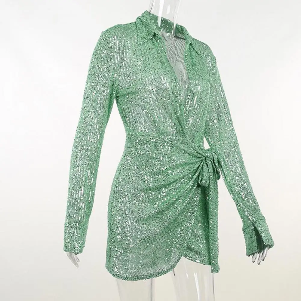 Осеннее платье с лацканами, мягким клубным стилем, завязкой на талии и асимметричной мини-юбкой для танцев.