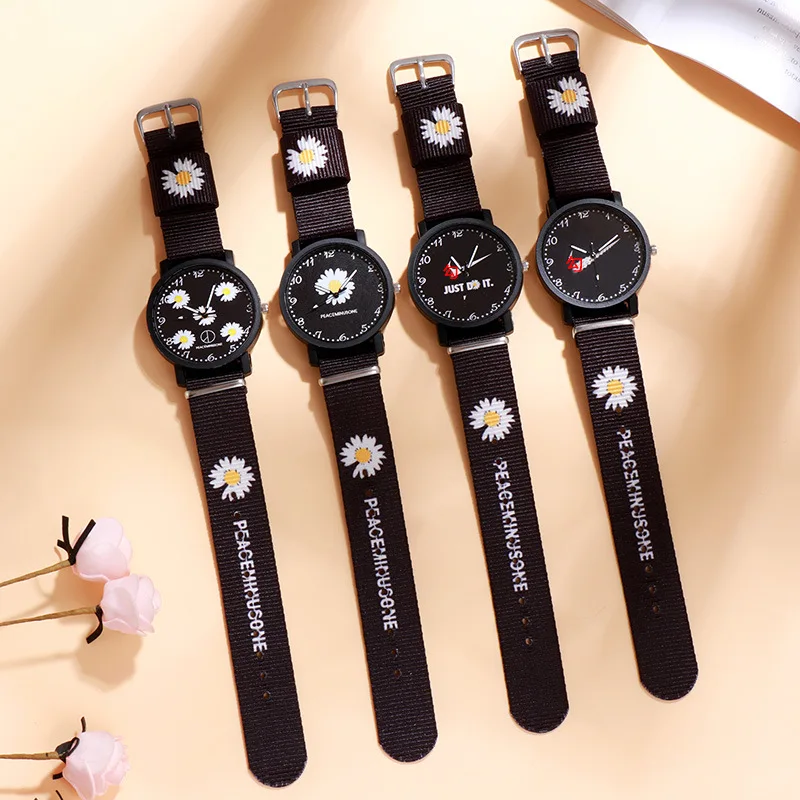 Korean version of the tide brand luminous little Daisy watch female student couple college sail cloth belt quartz watch clearanc