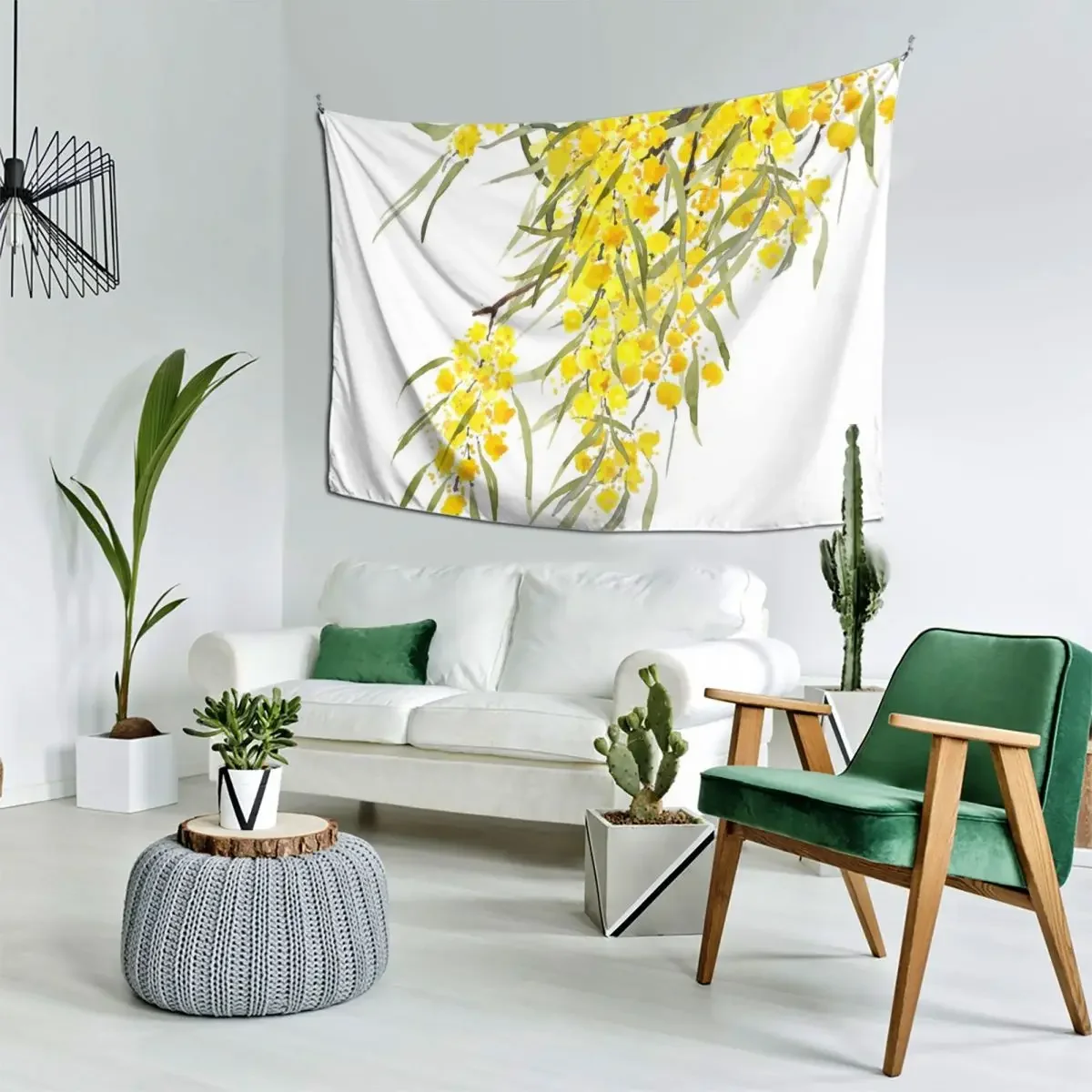 Золотой гобелен с цветочным принтом