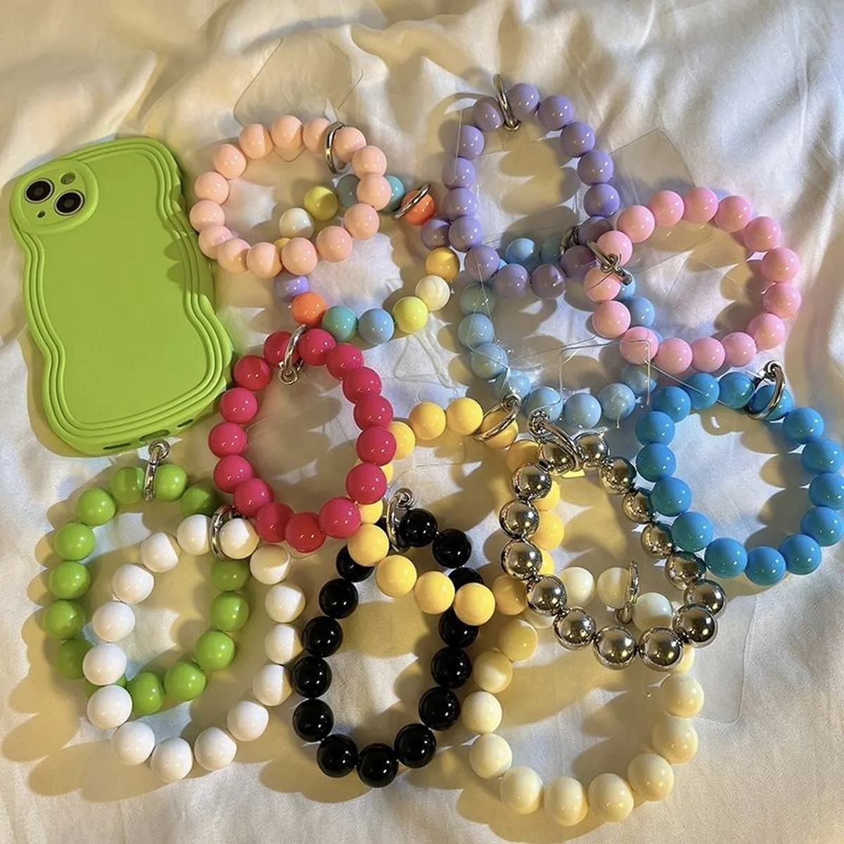 

Mobile phone lanyard card compatible pendant. Short solid colored beads are suitable for iPhone, Samsung, Huawei and Xiaomi