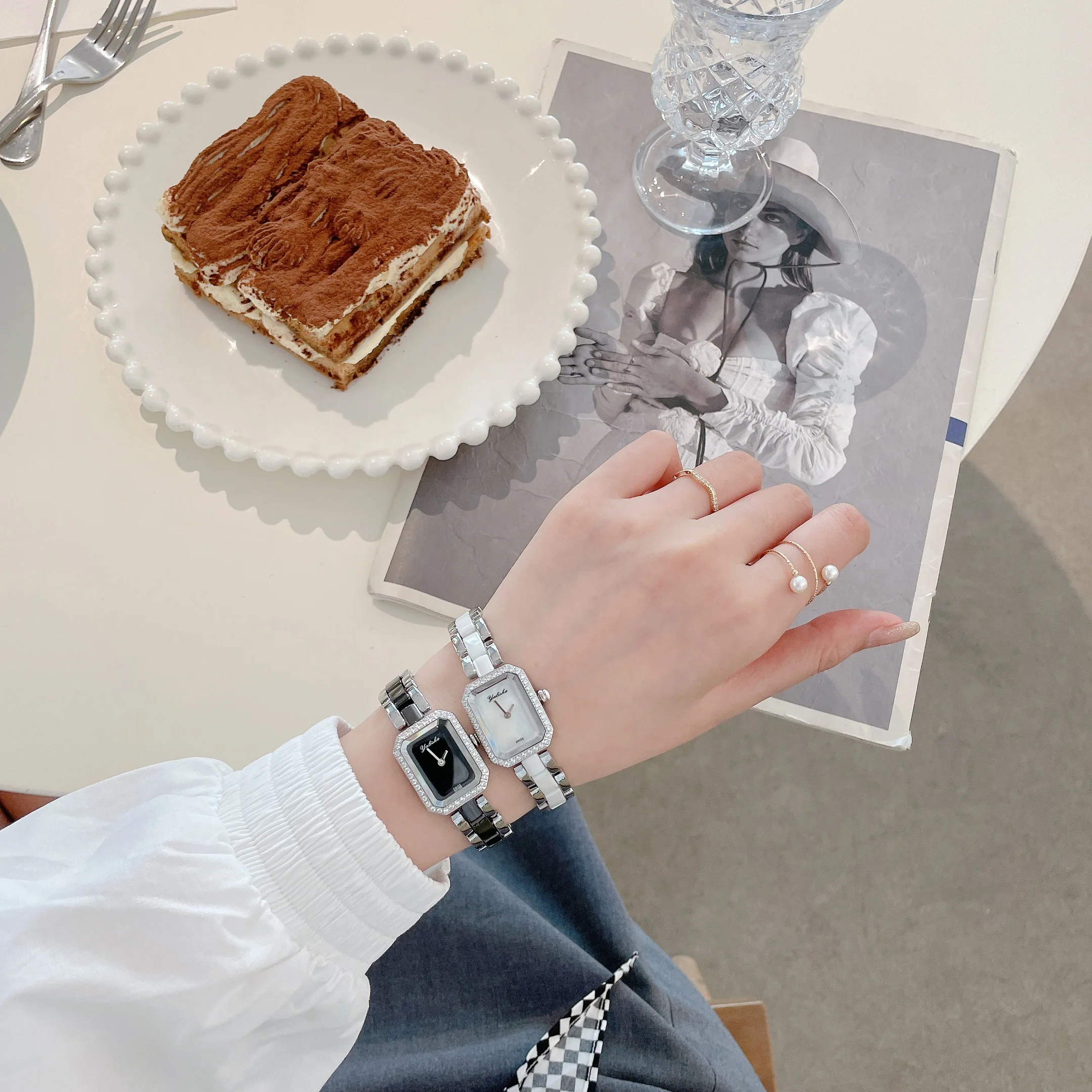 Watch female rhinestone square light luxury creative ceramic quartz watch fashion waterproof temperament small bracelet watch
