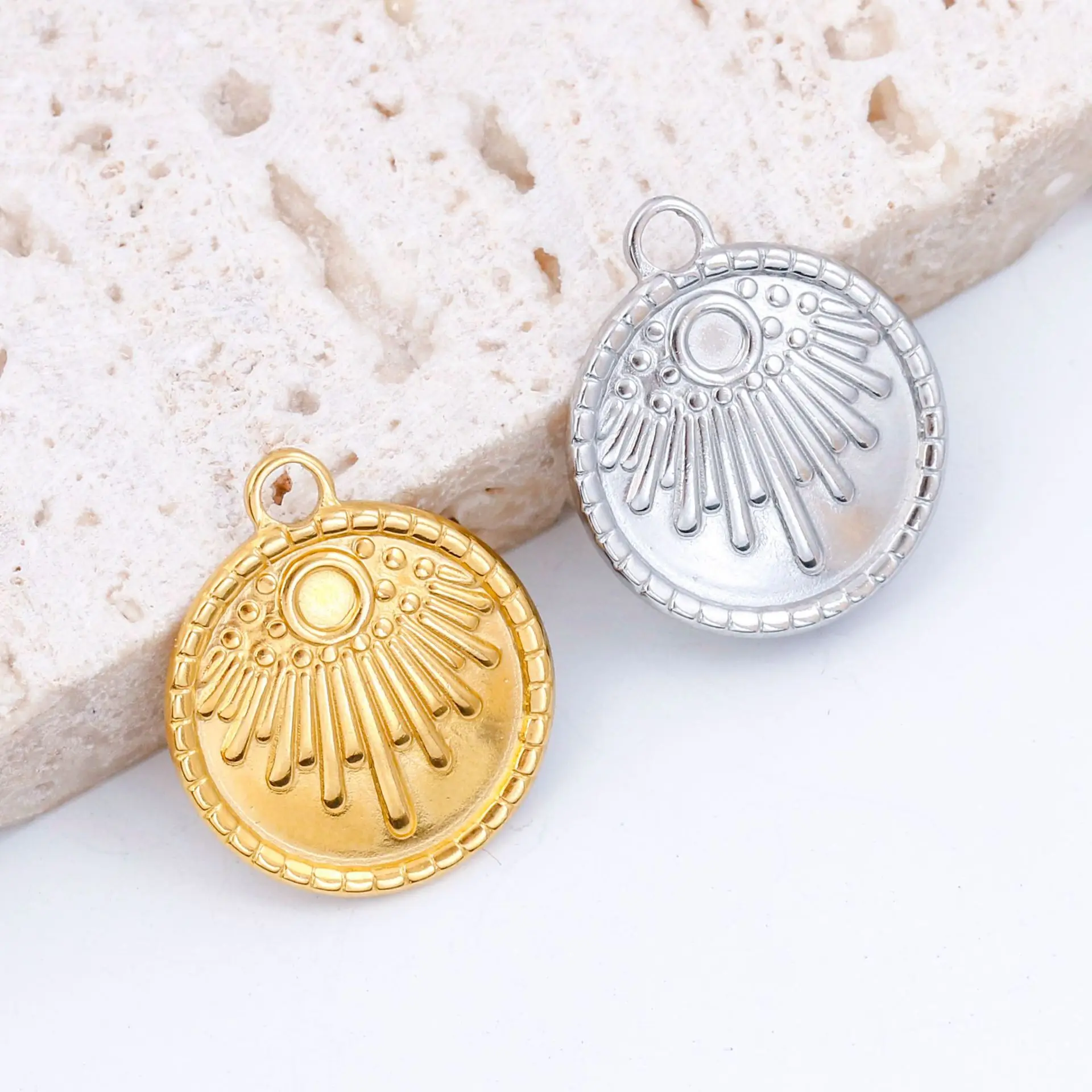 3Pcs/Lot Personality Stainless Steel Sun Charms for Jewelry Making 3D Round Pendant Charm DIY Bracelet Earrings Accessories New