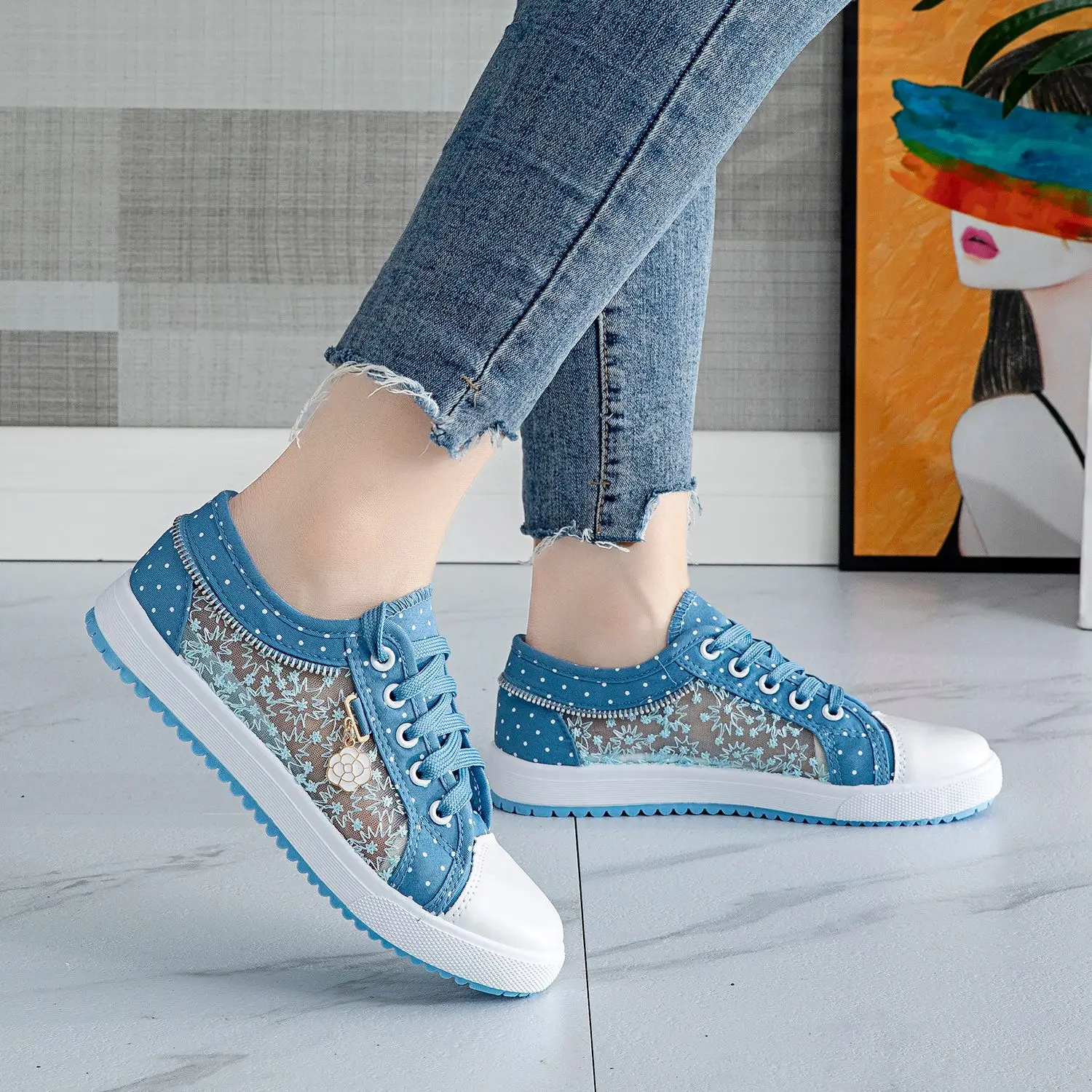 

Women's Casual Shoes Summer Fashion Low Top Women's Sneakers Hollow Out Breathable Mesh Low Female Casual Canvas Shoes