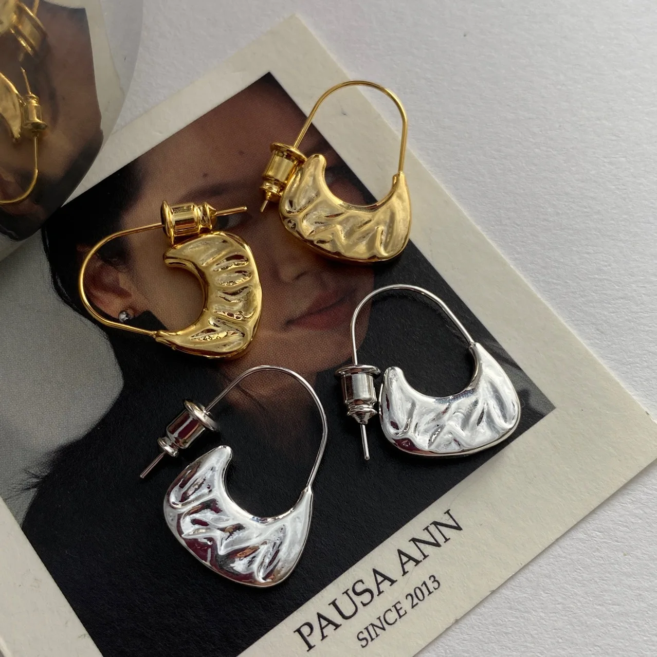 

Vintage Golden Bag Earrings for Women Statement Earring Jewelry Carved Metal Gold Color Earring Fashion Jewelry Trendy Gift