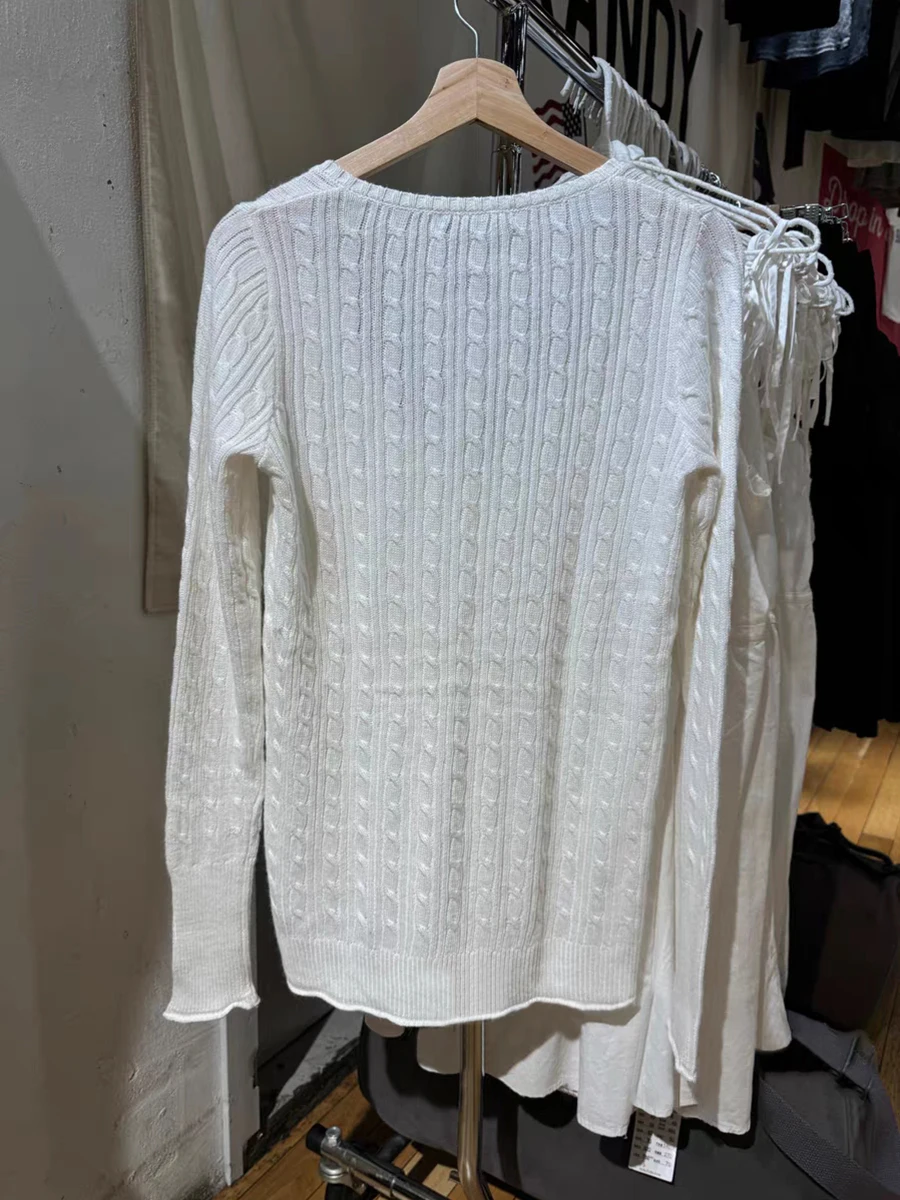 Бежевый тонкий вязаный свитер с витым цветком женские весенние джемперы