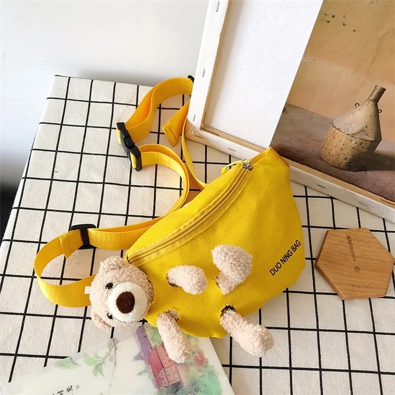 

2022 new bear canvas bag female fashion cute student chest bag ins online celebrity fashion shoulder slung purse