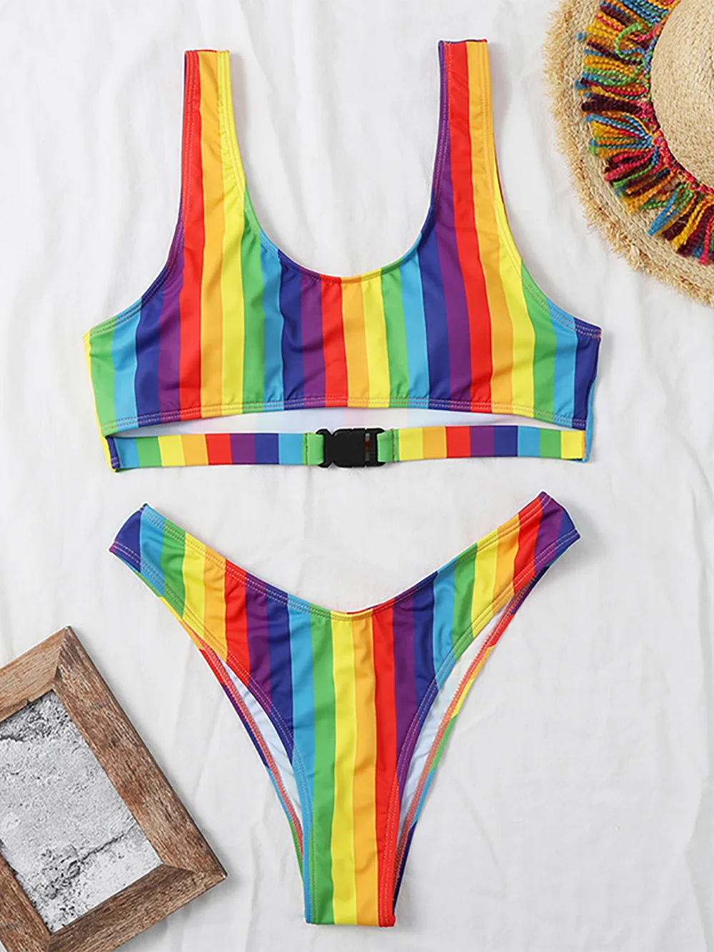 Сексуальное разноцветное нижнее белье в радужную полоску бикини с высоким