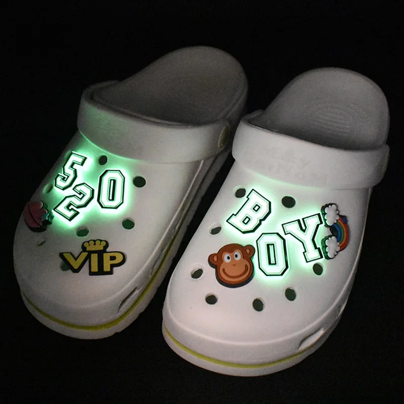 

Hot 1pcs letter PVC Shoe Charms DIY Luminous Shoe Aceessories Fit Croc charms buckle shoe Decorations kids X-mas Gifts jibz