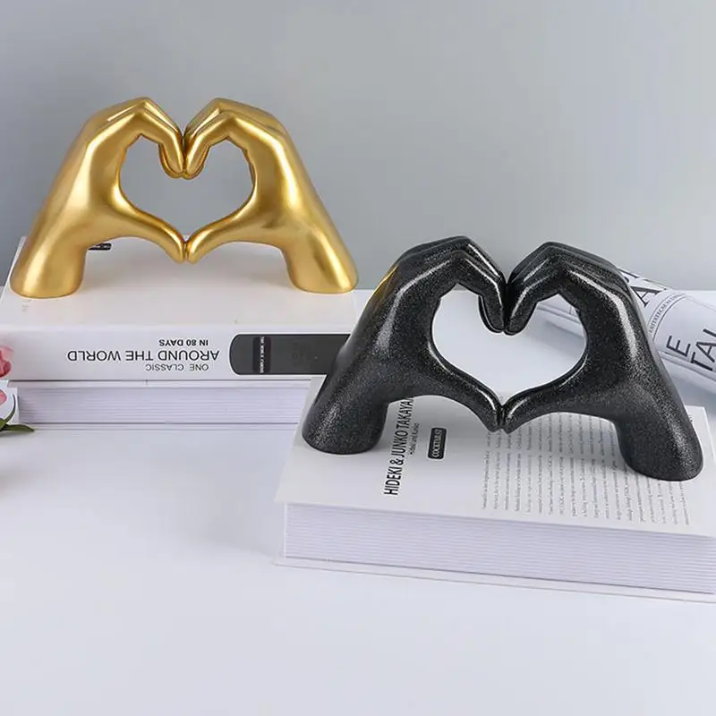 

NordicStyle Heart Gesture Sculpture Resin Abstract Hand Love Statue Figurines Wedding Home Living Room Desktop Ornaments