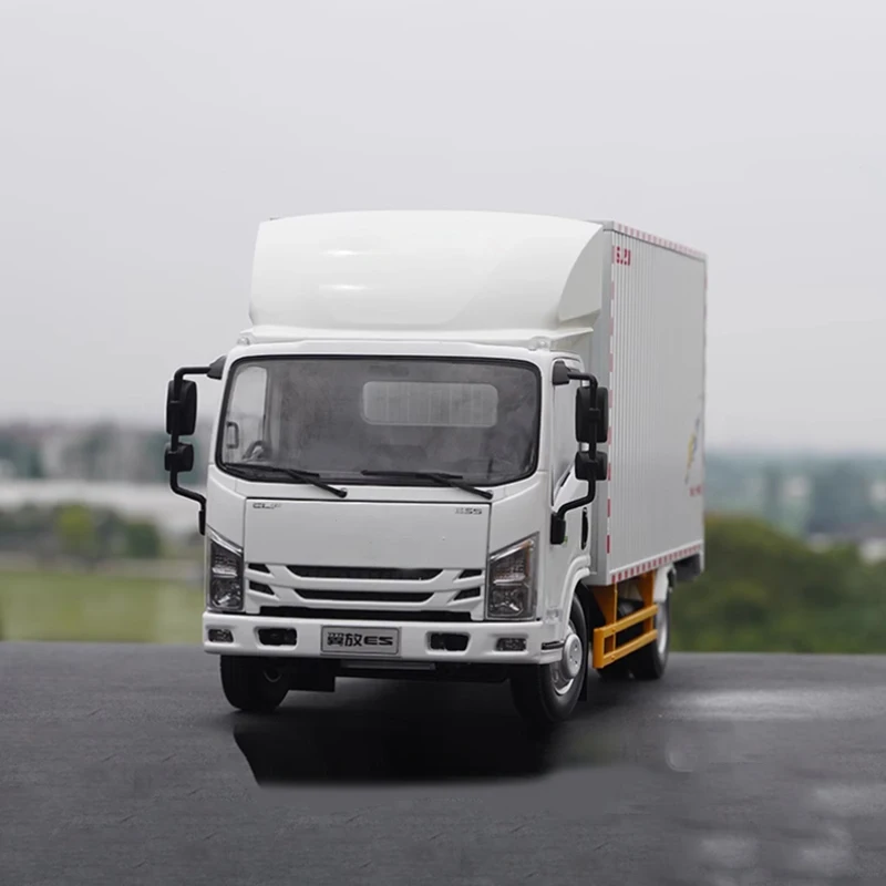 Литый под давлением масштаб 1:18 Крылатый фургон модель автомобиля из сплава