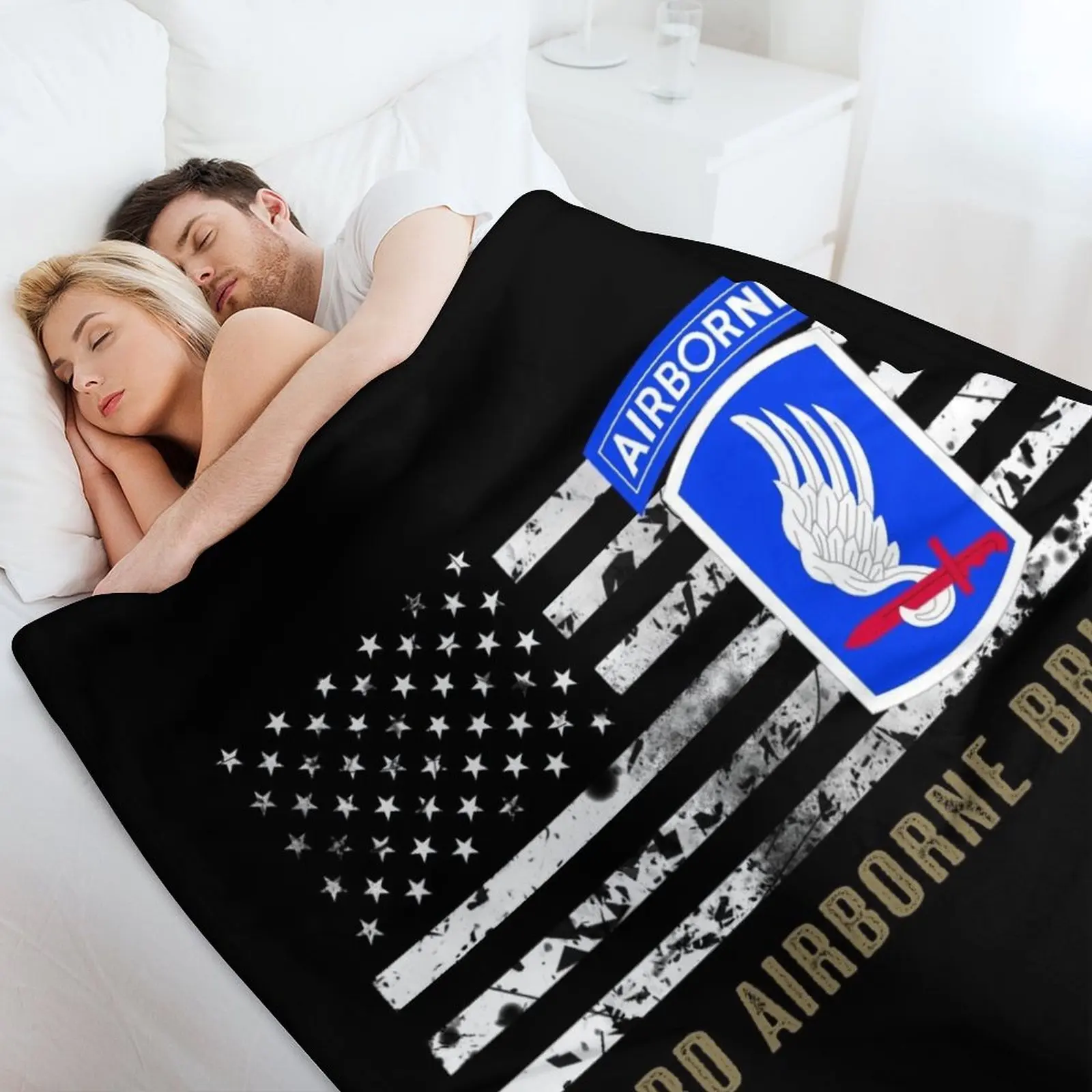 173-я бригада отбрасывающаяся воздухом (распущенный флаг) плед на диван теплые