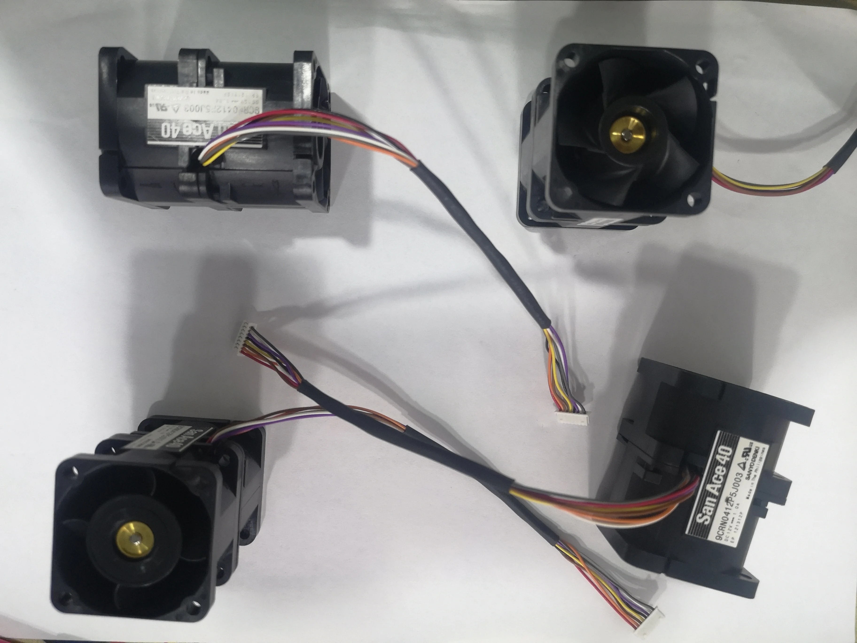 Вентилятор охлаждения Sanace40 9 Crn0412p5j003 4056 12v1a 1U