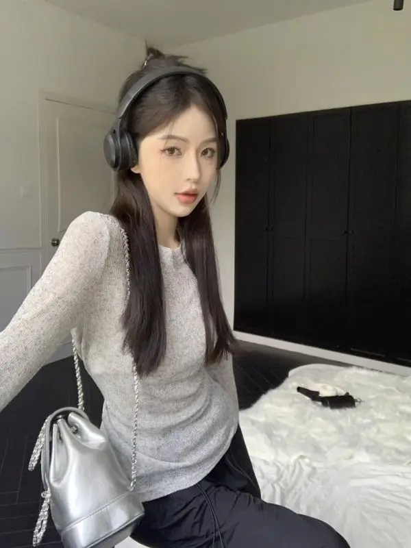 

Long Sleeve Gray T-shirt Women Early Autumn Thin All Round Neck Loose and Thin Lazy Sunblock Blouse Blouse