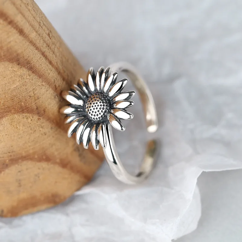 

Daisy Flower Rings For Women New Trend Vintage Simple Kpop Silver Color Adjustable Finger Ring Girls Charm Fashion Jewelry Gift