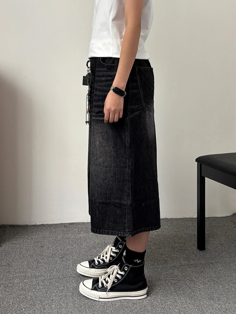 Женские джинсовые шорты REDDACHiC с низкой посадкой черные однотонные потертые