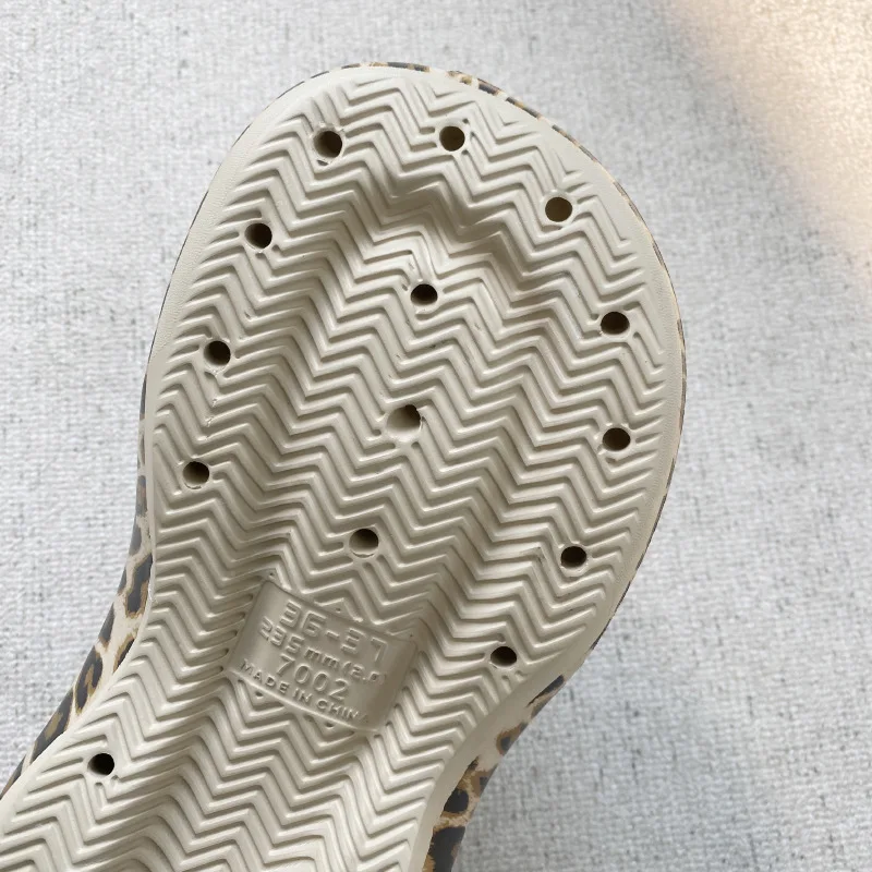 Leopard Stylish Women Shoes EVA Platform Cloud Slippers INS Hot Thick Sole Platform Beach Clogs Ladies Girls Breathable Slides