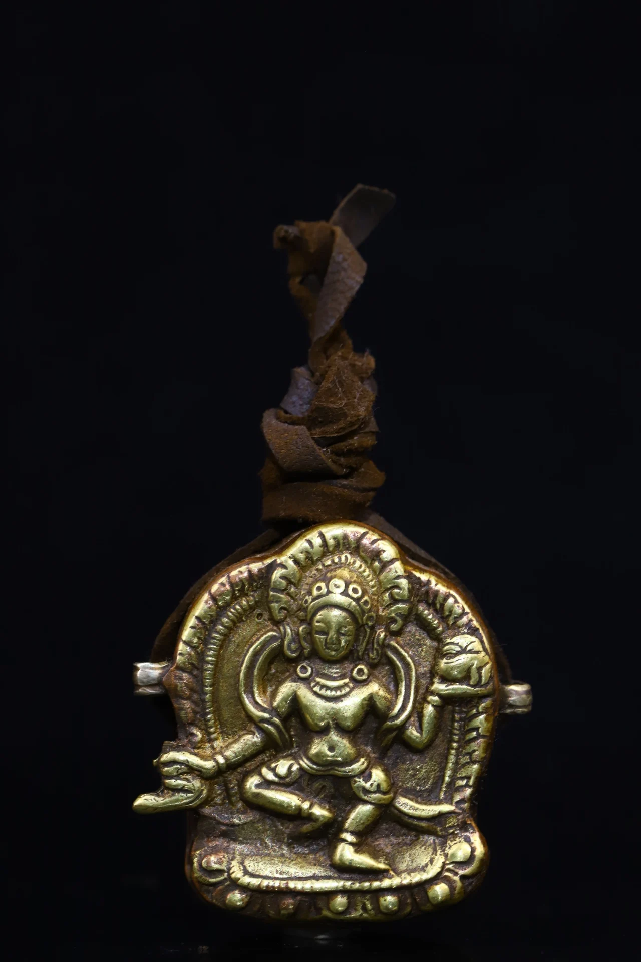 

2"Tibet Temple Collection Old Bronze Free Green Tara Buddha Gawu Box Pendant Amulet Dharma Worship Hall Town house Exorcism