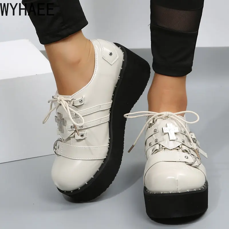 Женские туфли-лодочки с заклепками большие размеры |