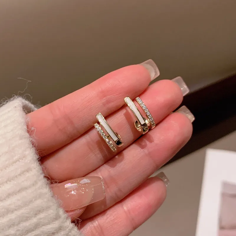 

2023 Fashion New Design Irregular U-shaped Gold Earrings For Women Zircon Trend Jewelry Women's Direct Selling Wholesale