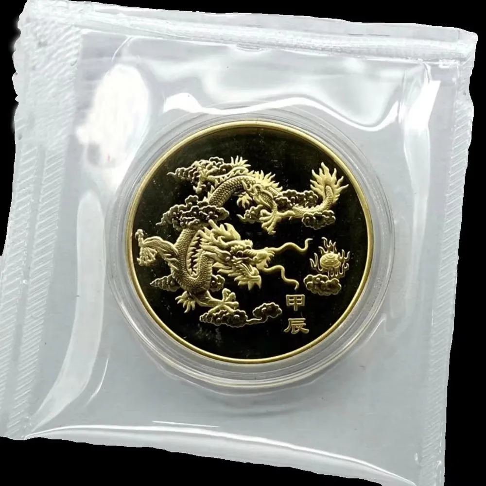 

Памятная медаль Дракон 2024 из меди с золотым покрытием