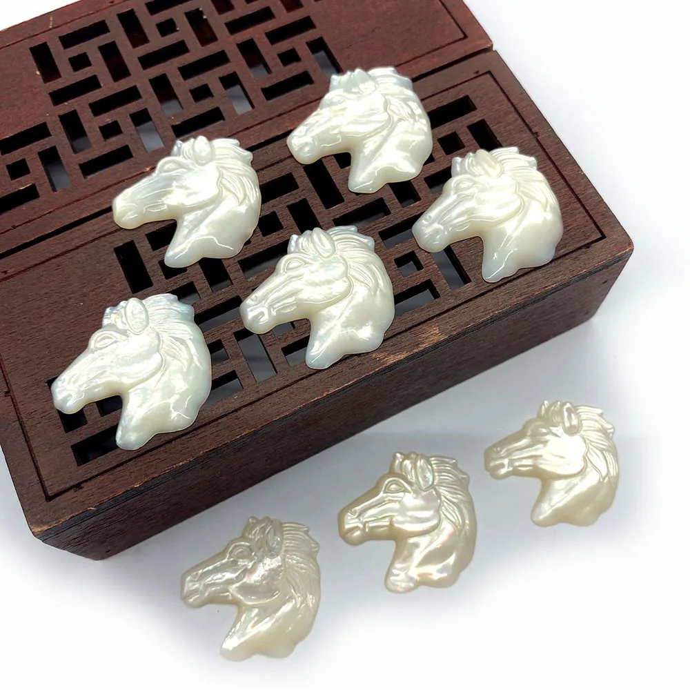 

Horse-shaped White Carved Pendant Natural Seawater Shell Vintage Trendy Jewelry Charming Fashion Fine Gift Hand Carved 22-35mm