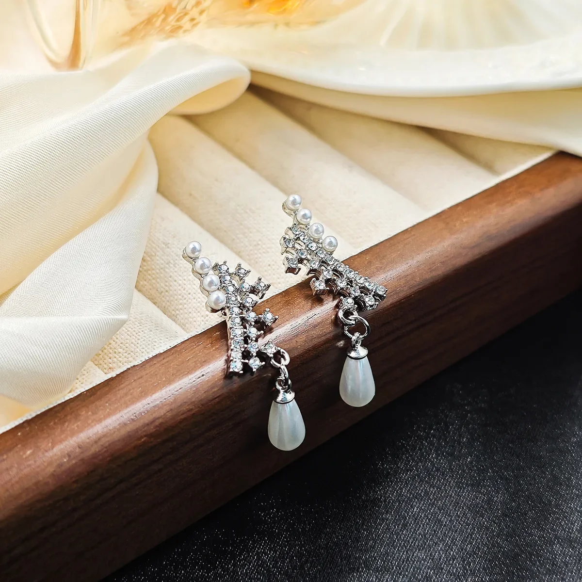 Геометрические серьги с жемчугом в форме капли воды женские серебряные