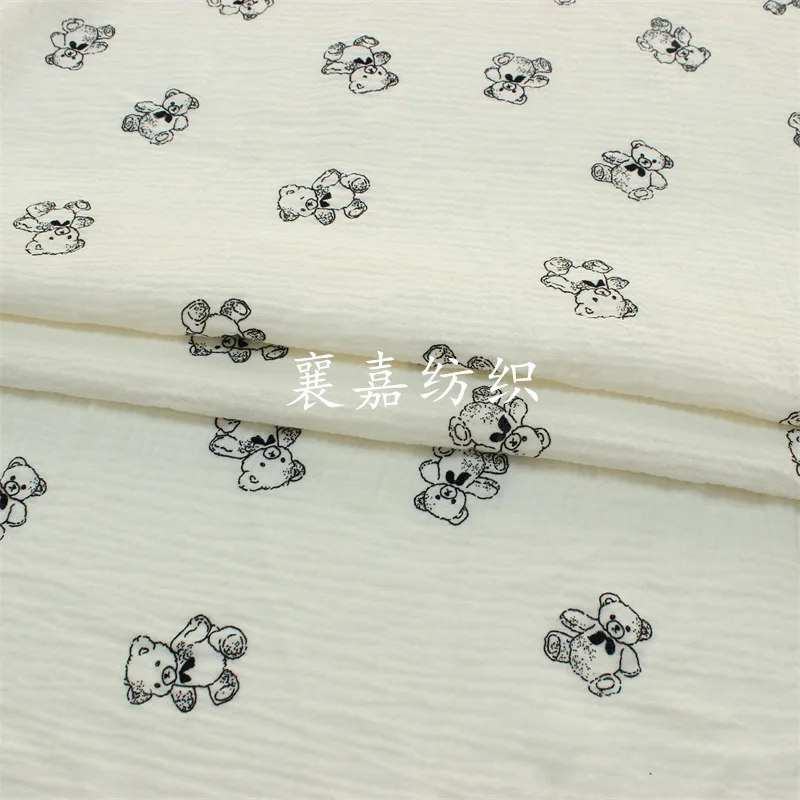 Двойной марлевый креп ткань с мультяшным медведем сумка для детской одежды