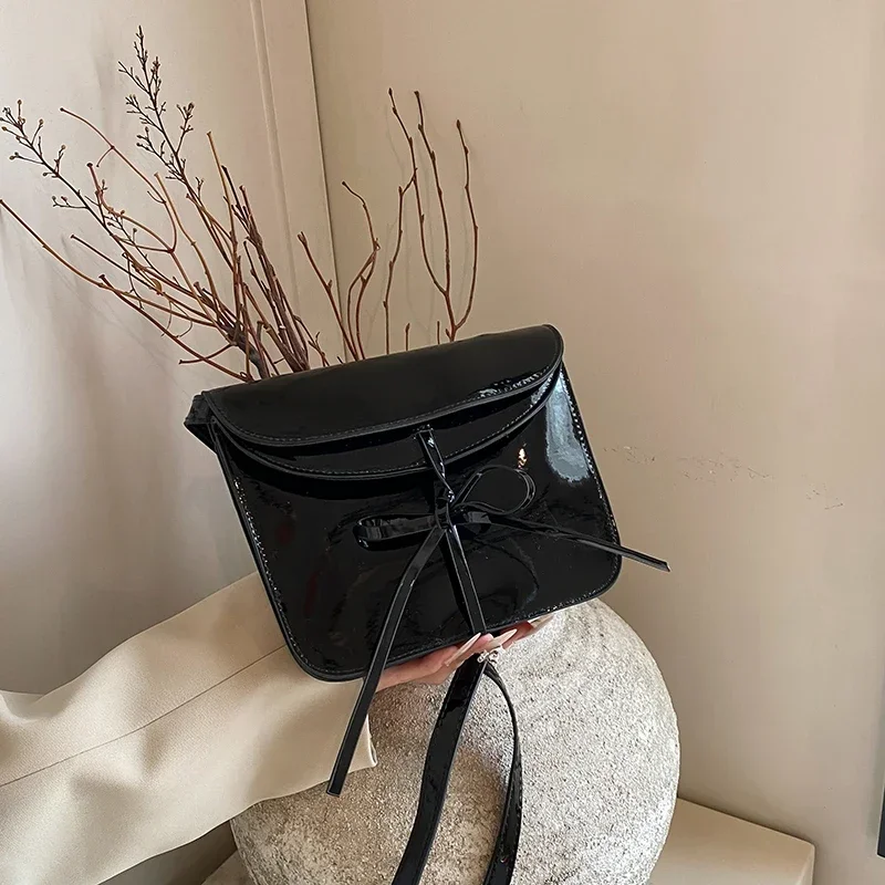 Квадратные сумки через плечо с клапаном и карманом однотонное внутреннее