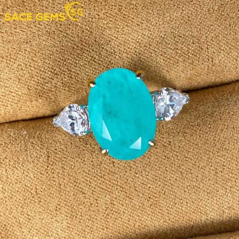 

Женское кольцо с драгоценными камнями, 10 х14 мм