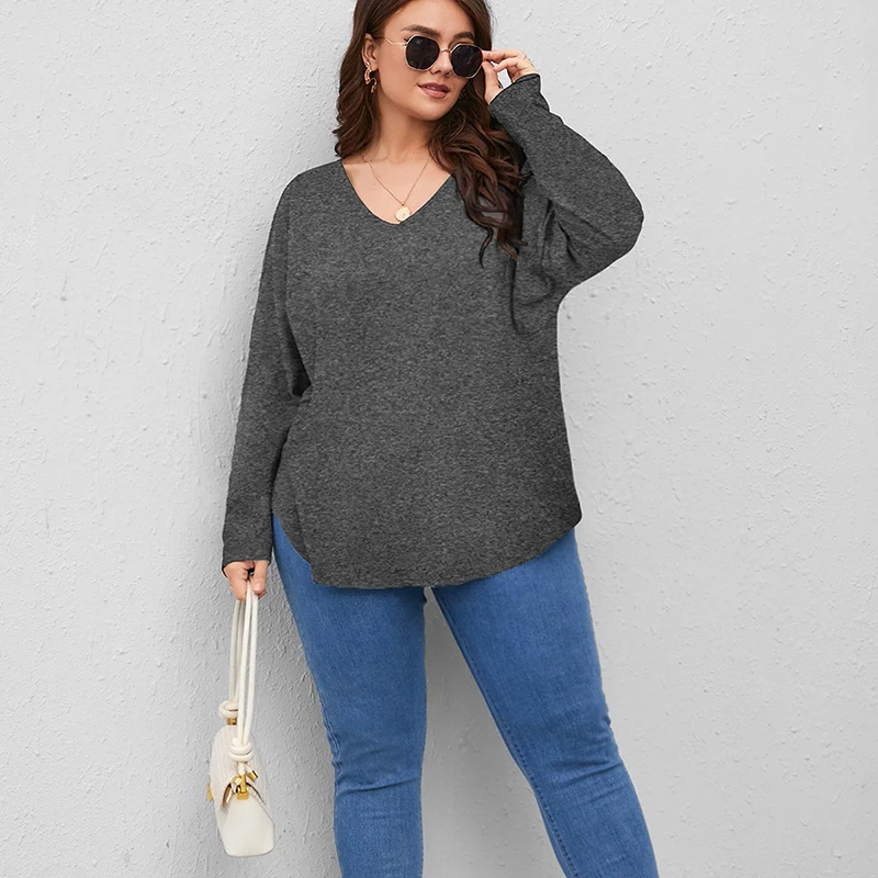 

Футболка женская трикотажная однотонная с длинным рукавом и V-образным вырезом