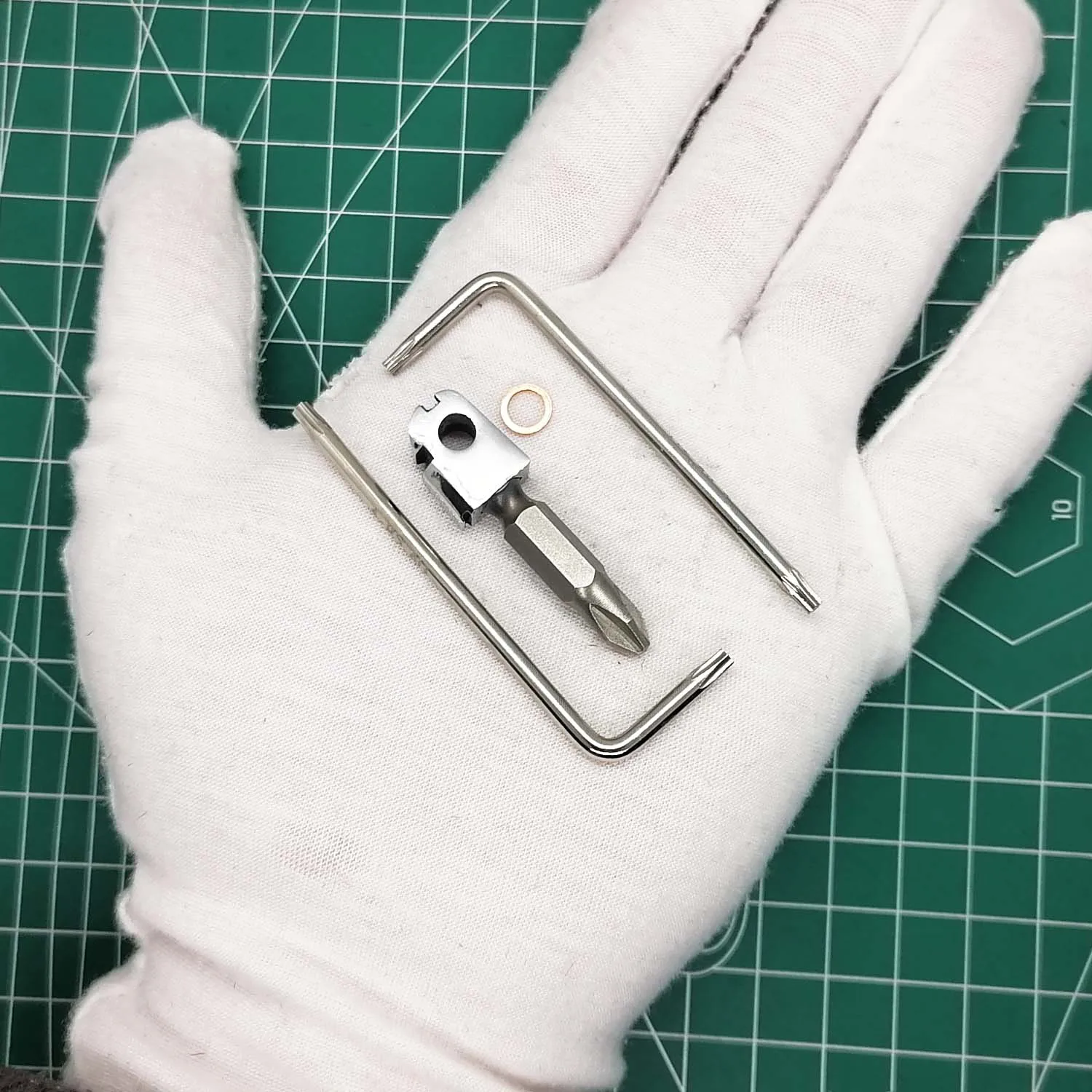 

Запчасть для плоскогубцев Leatherman T-держатель