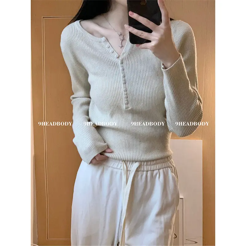 

Облегающая однотонная стройнящая дизайнерская нишевая футболка с длинным рукавом женская вязаная рубашка на раннюю осень 2023