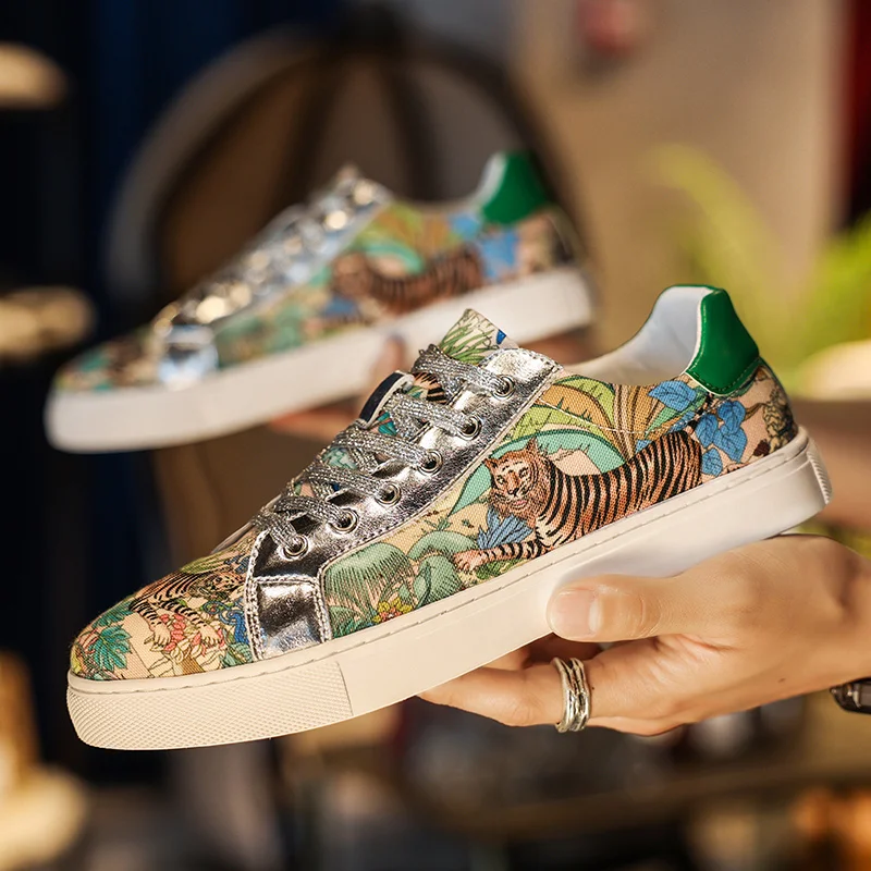 High quality Gold Superstar Men Shoes Flats Luxury Embroidered Tiger Sneakers For Men Street Hip Hop Men's Skateboard Shoes