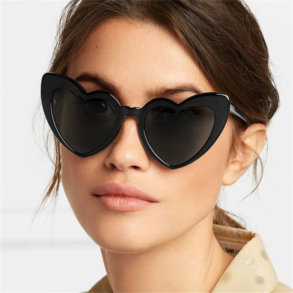 Heart Shaped Sunglasses For Women 2023 New Fashion Retro Sunglasses UV400 Protection Eyewear Summer Beach Glasses Clout Goggle