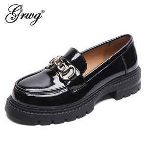 Spring Shoes Female British Style 2022 New Thick-soled College Style Casual Loafers Patent Leather Fashion Pumps Shoes Girls