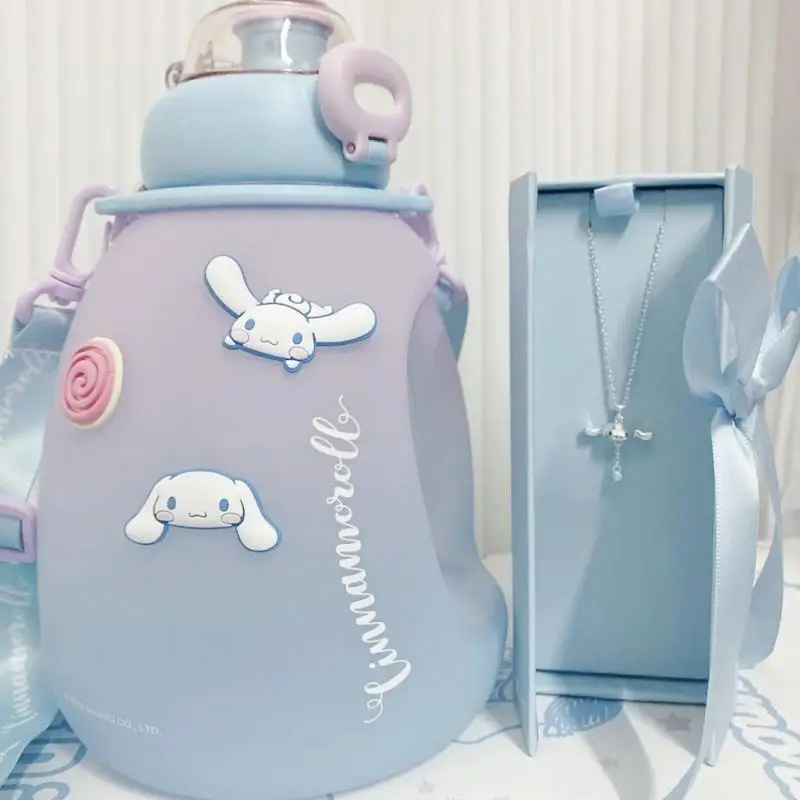 

Kawaii Sanrio бутылка для воды Cinnamoroll аксессуары милый мультфильм аниме большая емкость кружка для путешествий высокая цена игрушки для девочек подарок