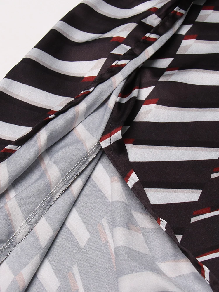 Женские брюки в полоску с высокой талией и карманами