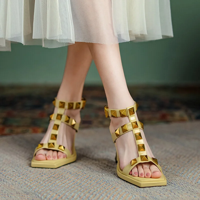 Rivet Thick Heel Sandals for Women 2023 Summer New Square Head Open Toe Line Buckle Leather Mid-heel Willow Shoes A418
