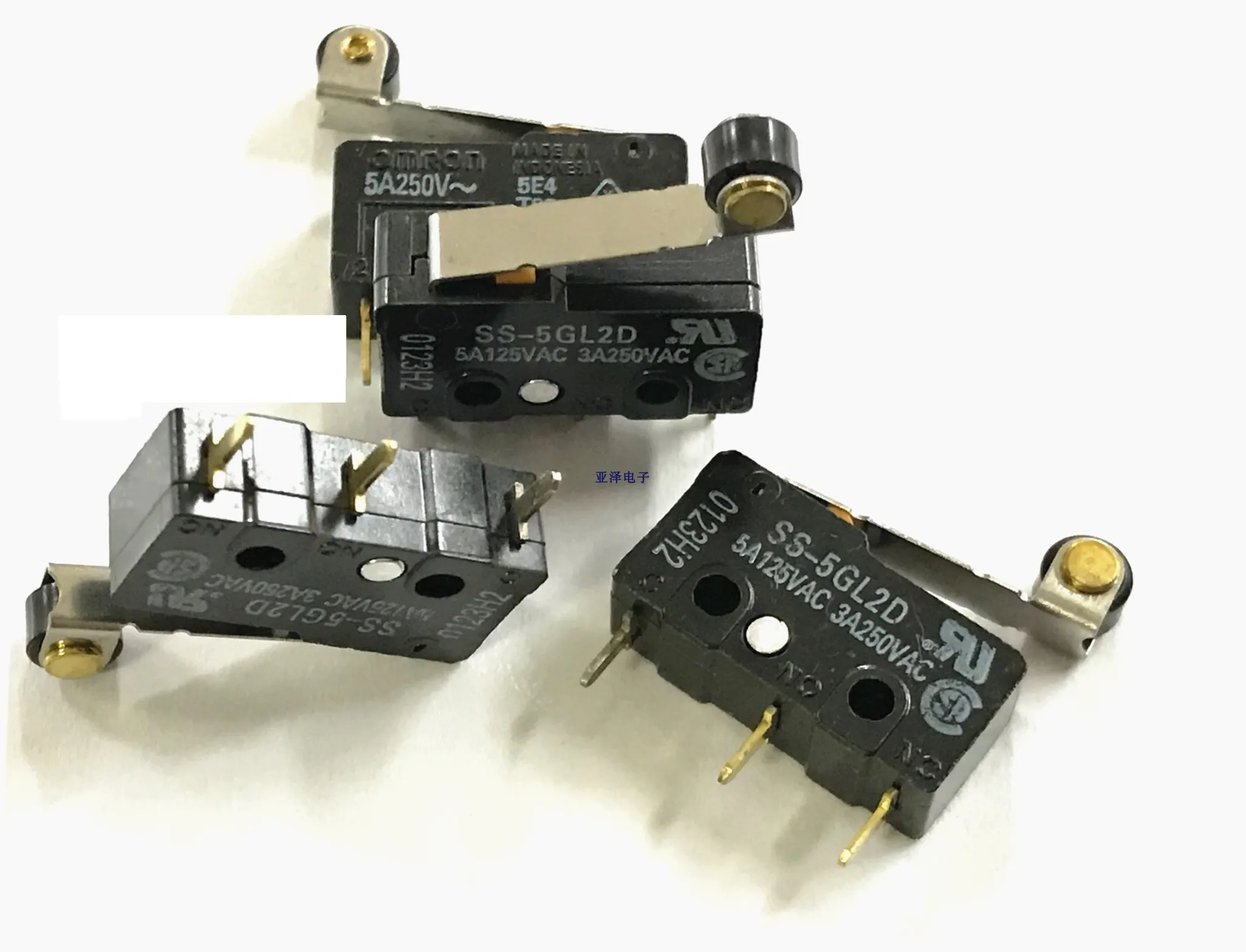 2PCS SS - 5 gl2d small limit micro switch a125vac ball rocker |