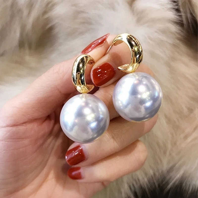 

Fashion Oversized Pearl Drop Earrings For Women Bohemian Golden Round Pearl Wedding Engagement Earrings Jewelry Accessories
