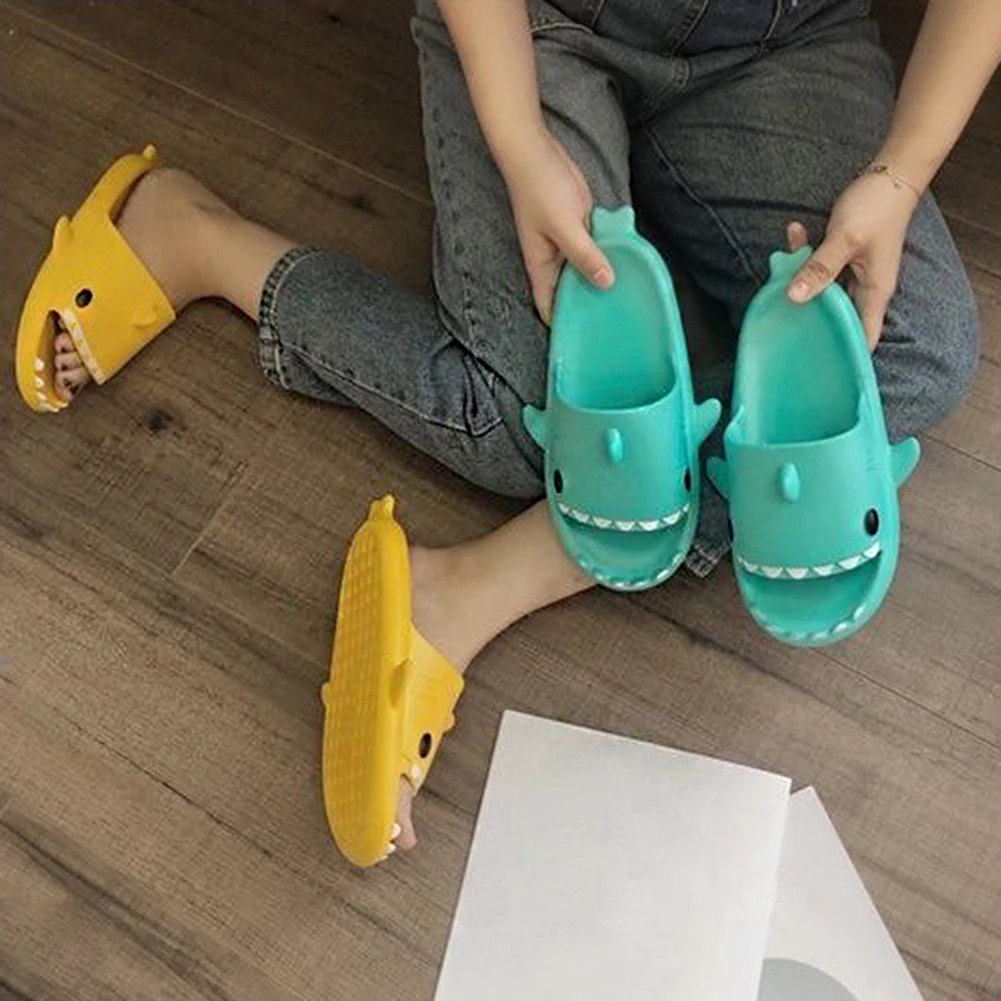 

New Shark Slippers Women Summer Sandals Women Flip Flops Men Home Anti-skid Couple Fashion Shoes Outdoor Indoor Funny Slippers