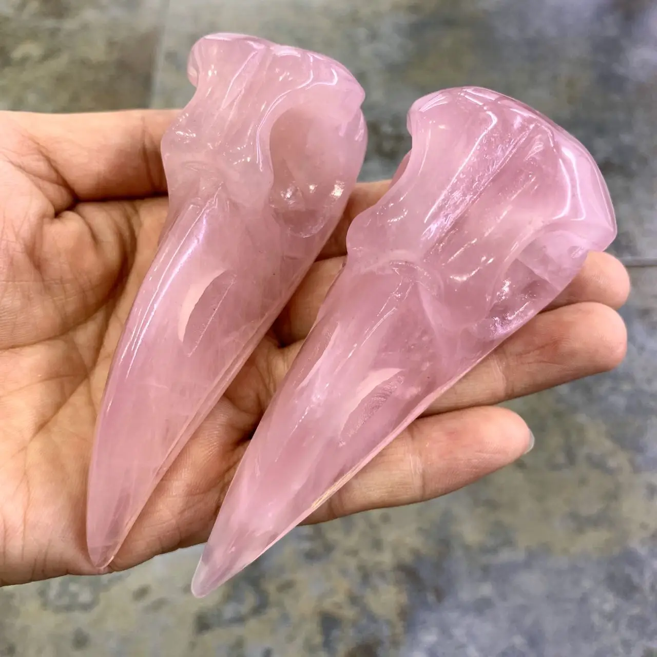 

1 шт. натуральная резная вручную розовая кварцевая ворона череп минеральный кристалл голова птицы статуя Животное украшение комнаты 1 шт.