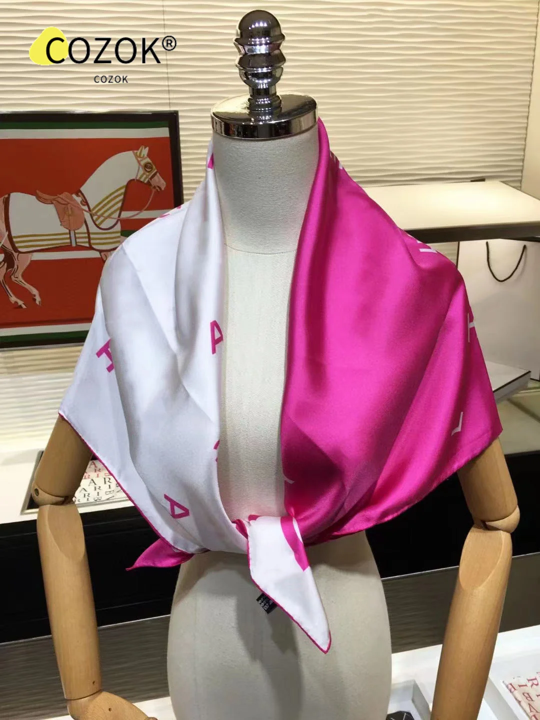 

2022 Spring Silk Luxury Women's Silk Scarf Shawl Headscarf New Simple Print Package Tied Hair Band Square Silk Scarf