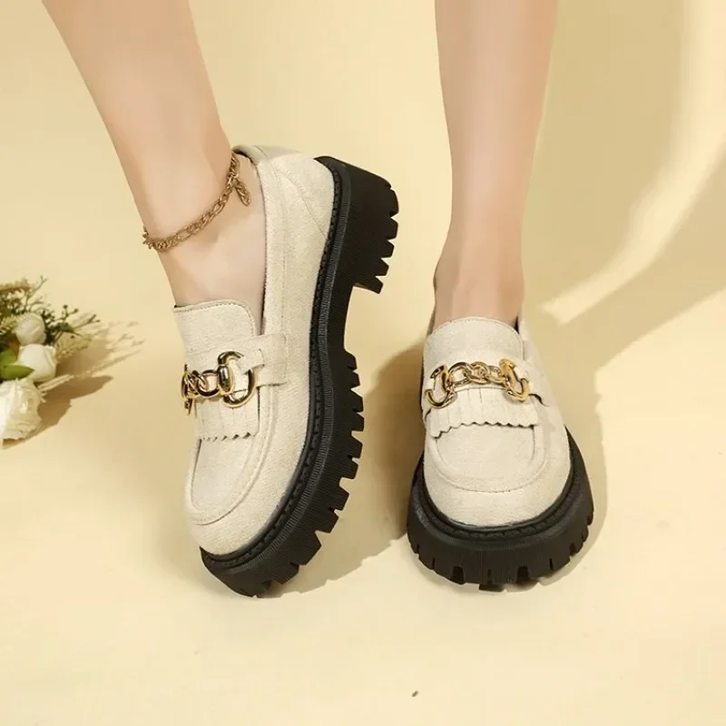 Женские туфли на танкетке повседневные платформе женские лоферы осень 2024