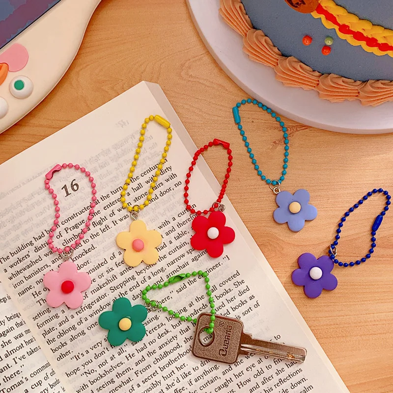 

Cute Solid Color Rainbow Flower Keychain E-girl Fashion Student School Bag Pendant Car Key Chain Accesories Girls Kids Gift
