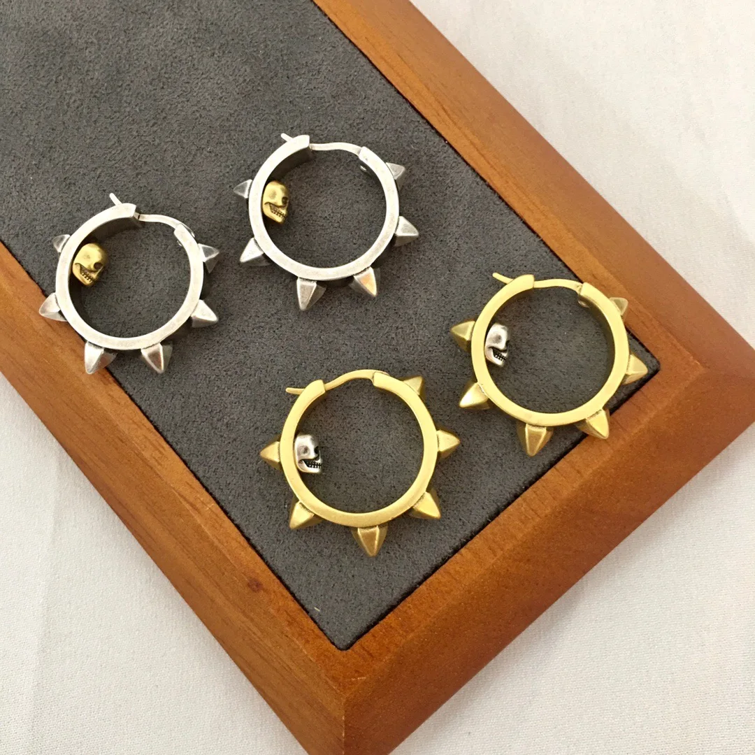 

Fashion light luxury personality studded earrings
